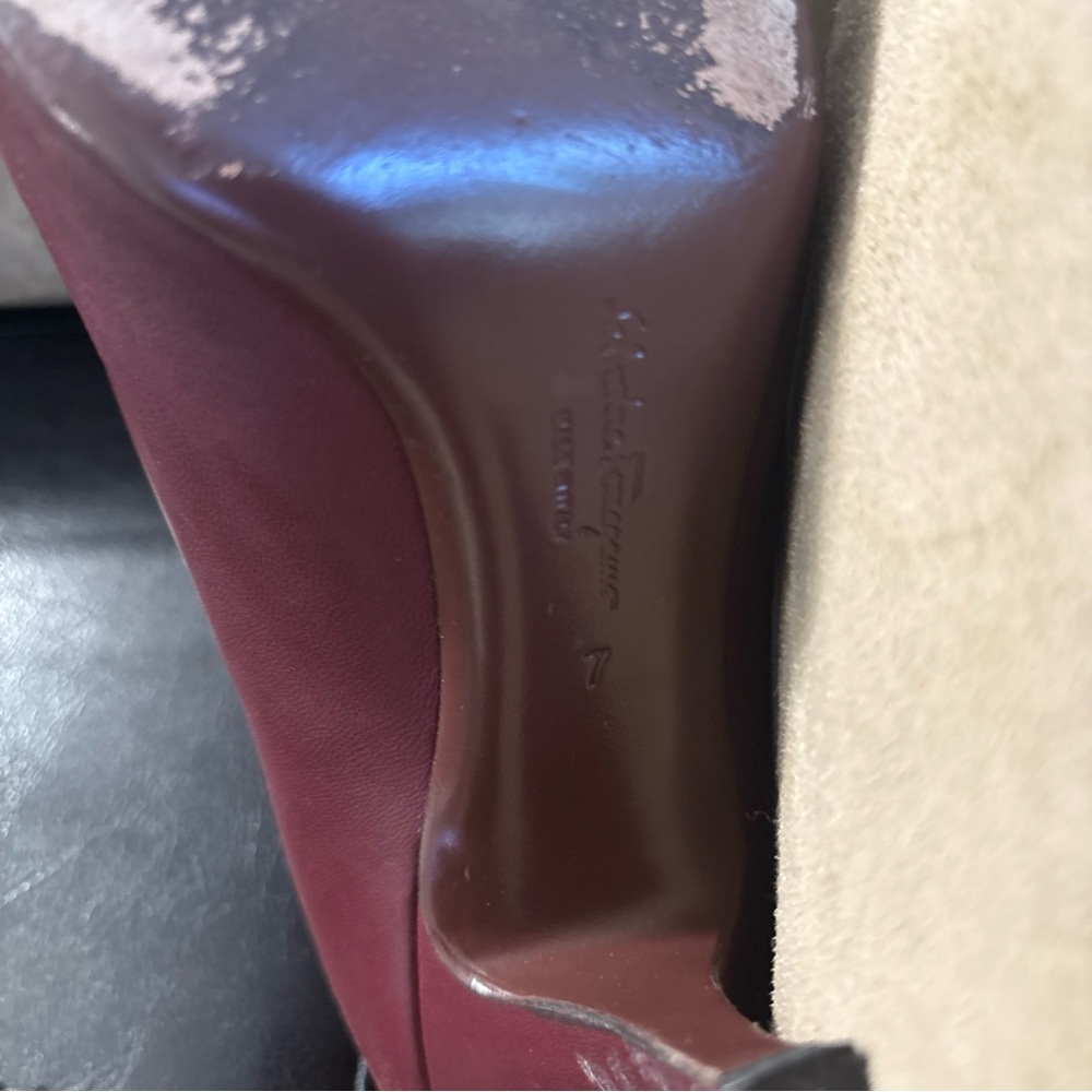 Ferragamo Judy Leather Pump Women's. Size # 7 - Picture 9 of 15